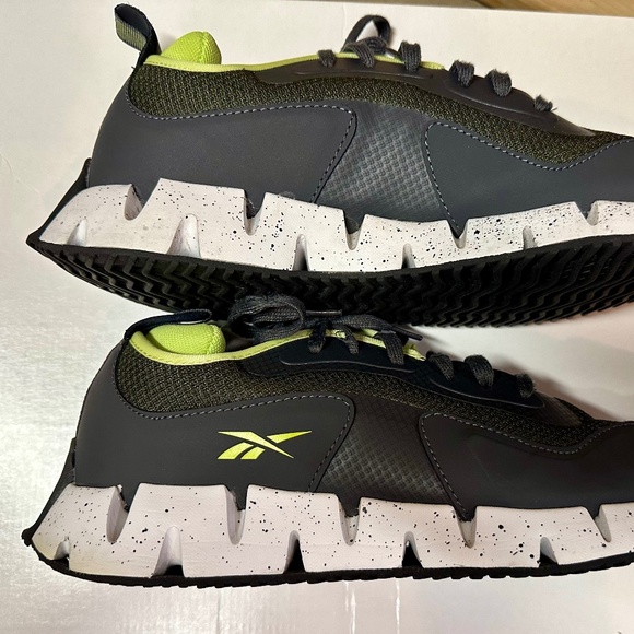 Reebok Men\'s Athletic Sneakers with Back Heel Cushion Green/Grey Size 12 EUC! main image 4